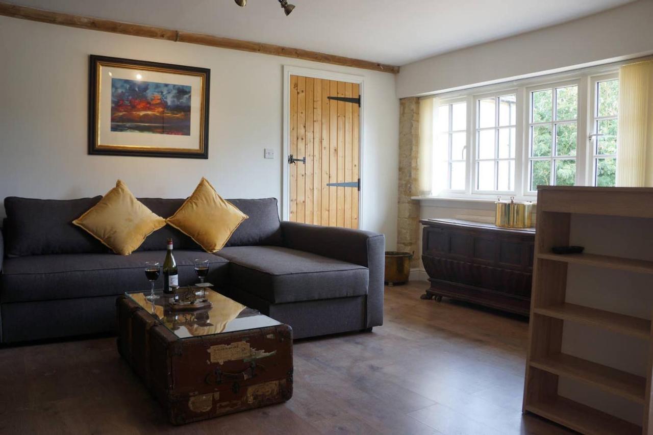 Crucis Park Estate Villa Cirencester Bagian luar foto
