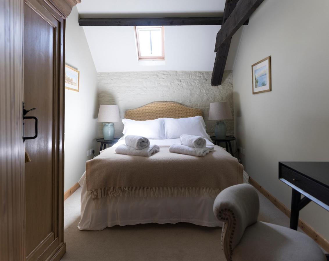 Crucis Park Estate Villa Cirencester Bagian luar foto