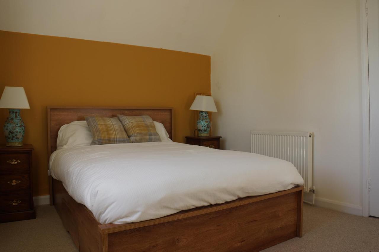 Crucis Park Estate Villa Cirencester Bagian luar foto