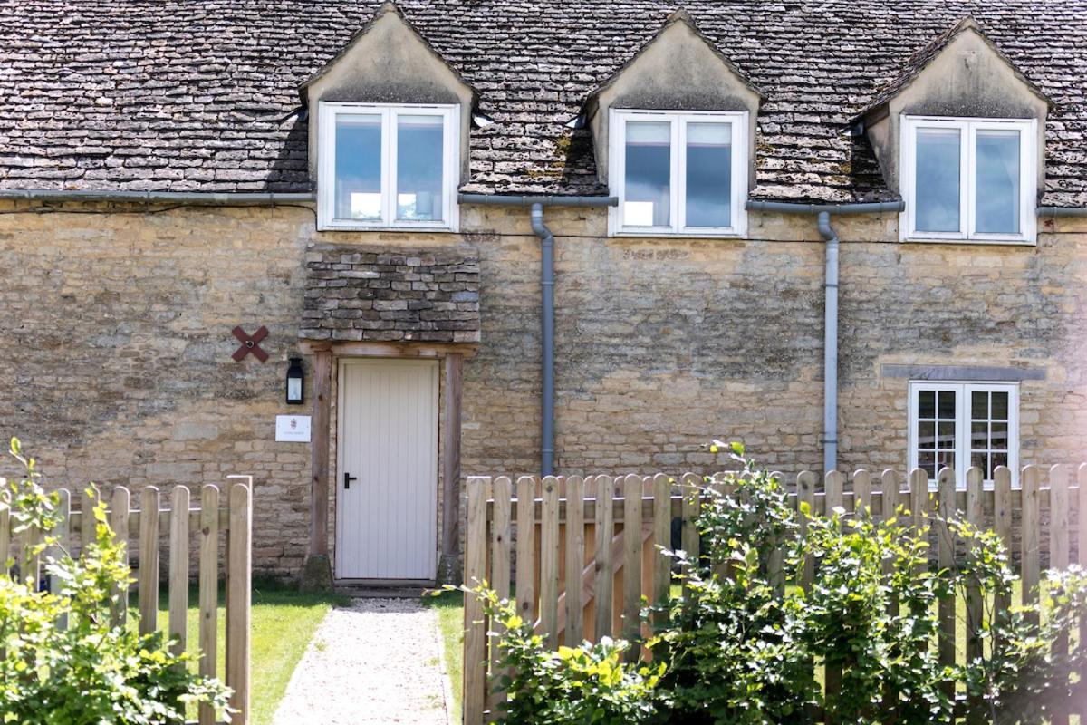 Crucis Park Estate Villa Cirencester Bagian luar foto