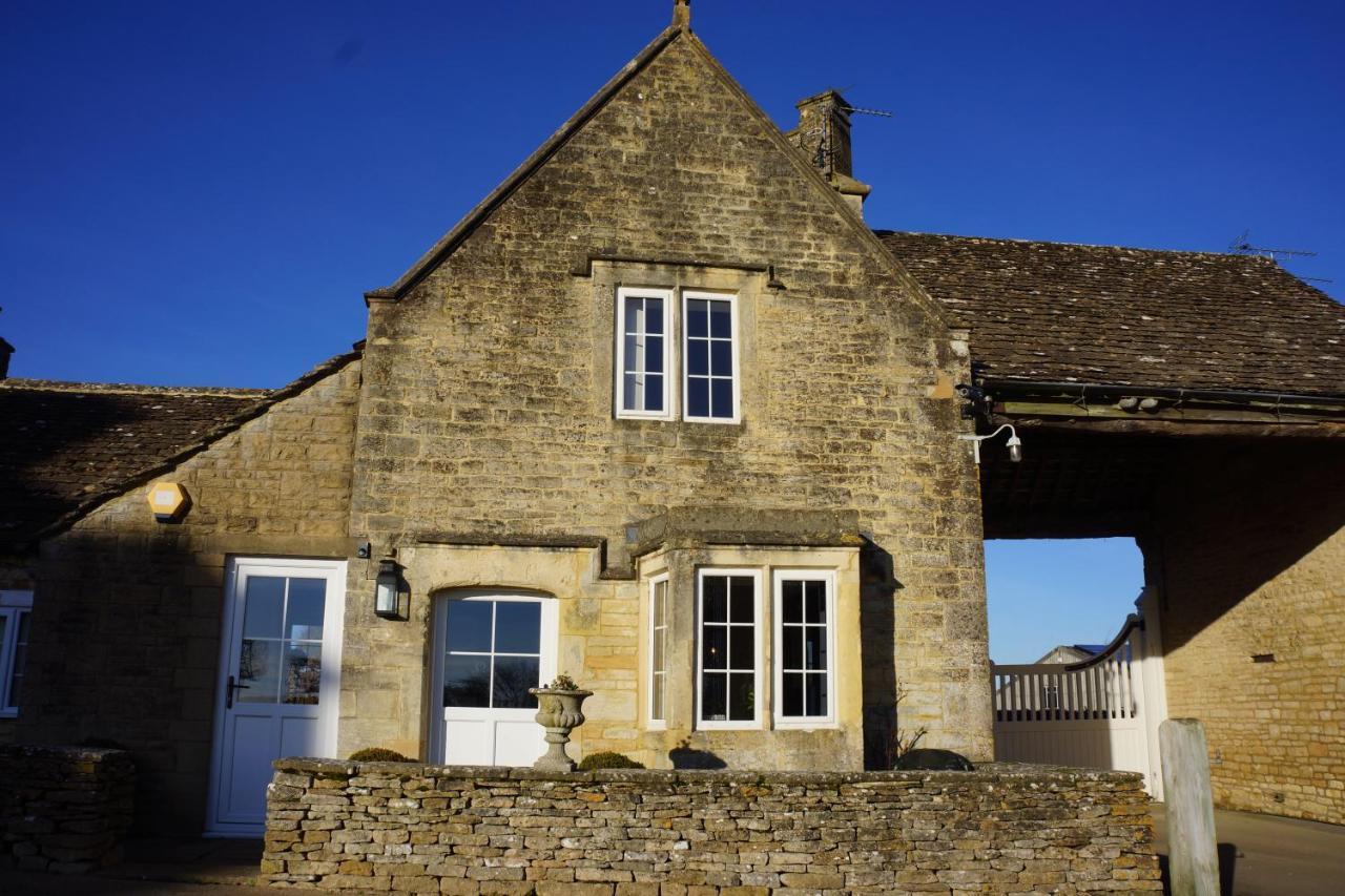 Crucis Park Estate Villa Cirencester Bagian luar foto